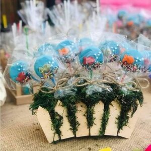 4 - center piece or party favor holders